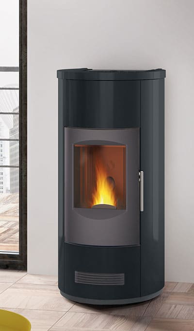 P158T_PELLET_BURNING_FIREPLACE.jpg